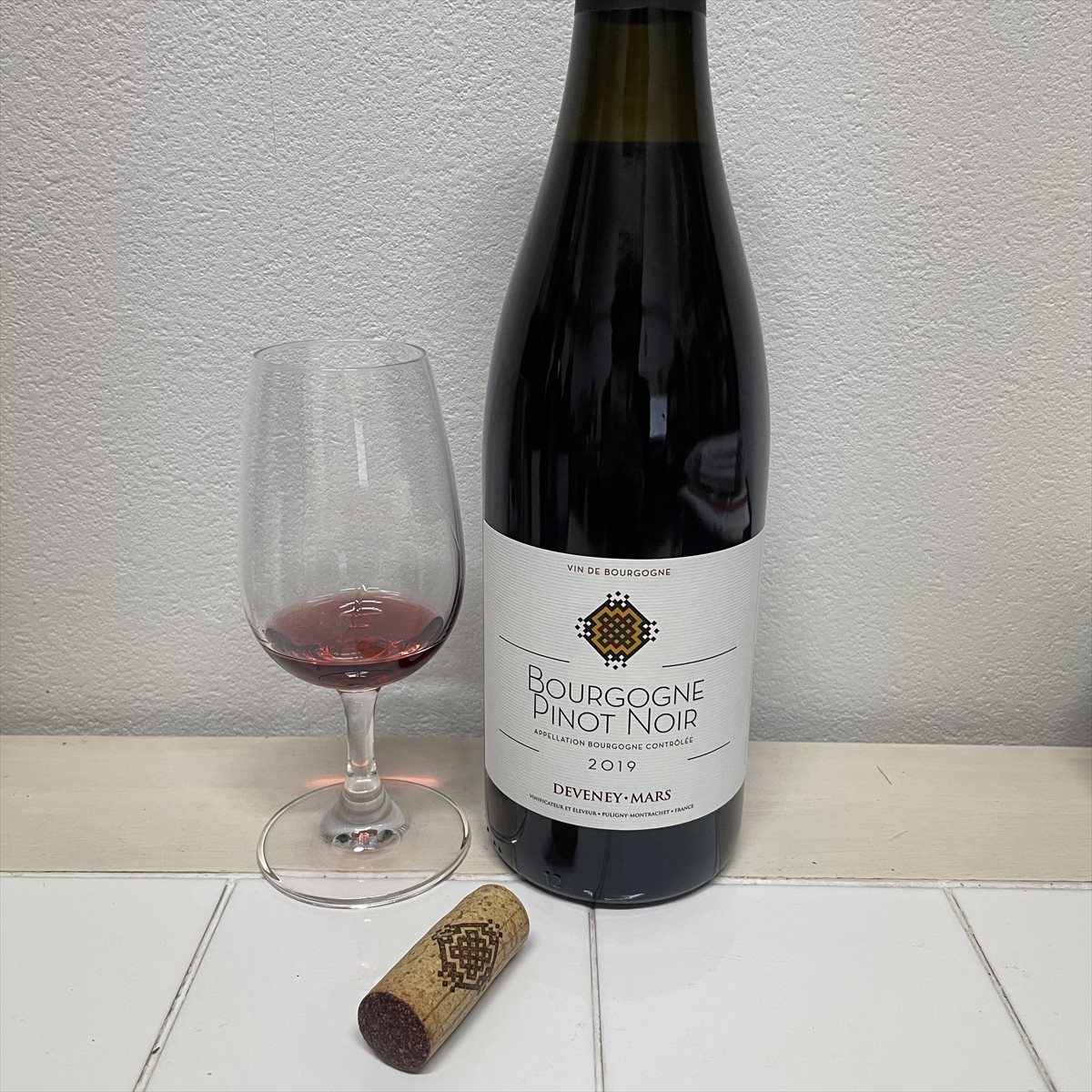 ブルゴーニュ・ピノ・ノワール（ドゥヴネイ・マルス）の外観